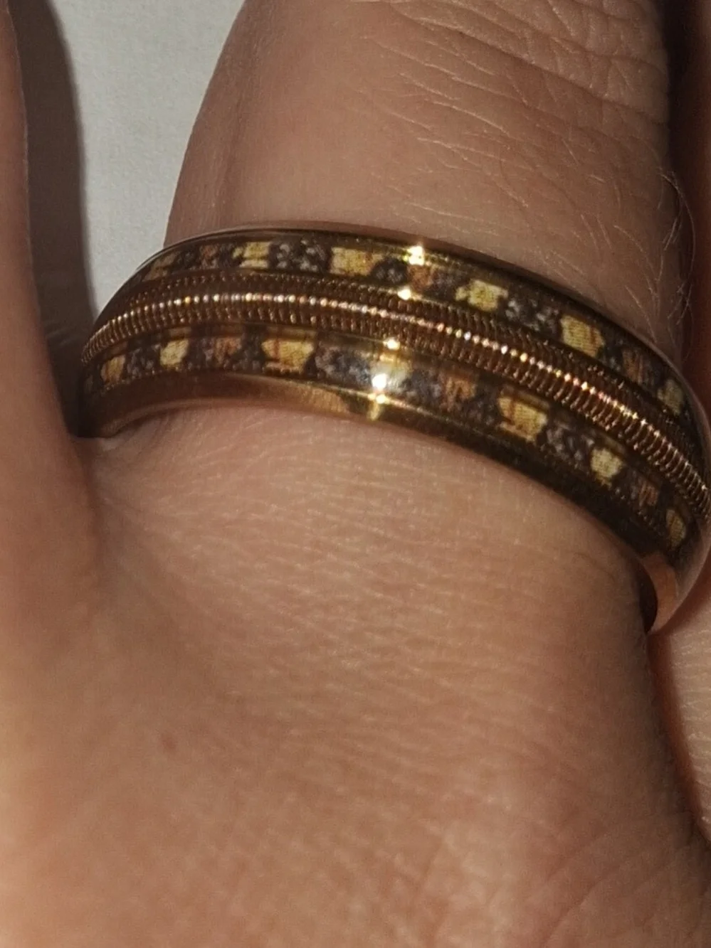 18K Gold Decorative Band Ring